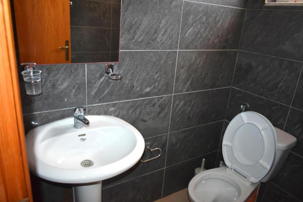 Ionio Rooms II Himare Exterior photo
