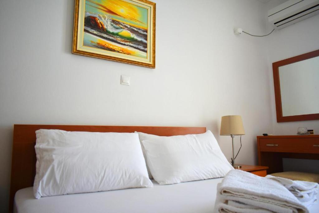 Ionio Rooms II Himare Exterior photo